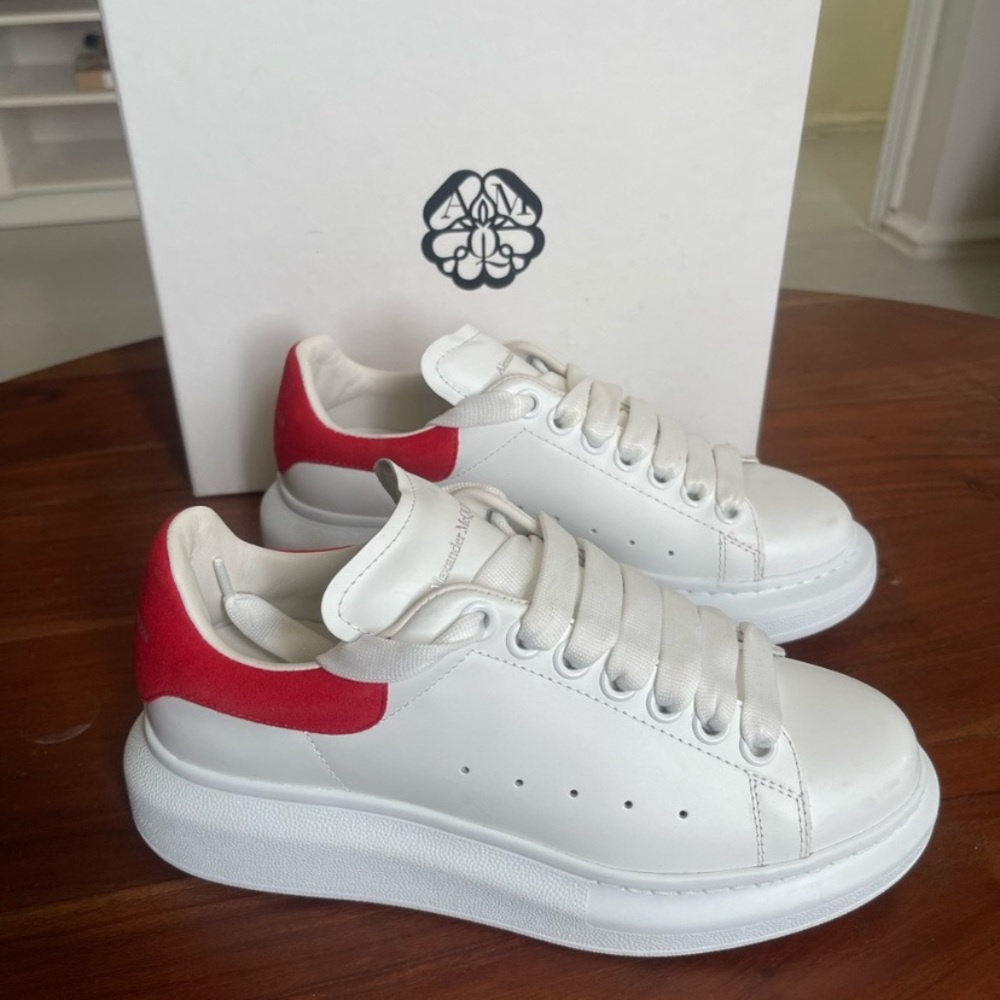 NEW‼️ Alexander McQueen